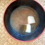 素朴！ふわふわはんぺんの味噌汁